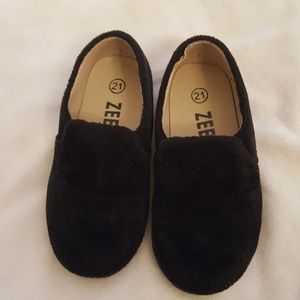 Black velvet shoes